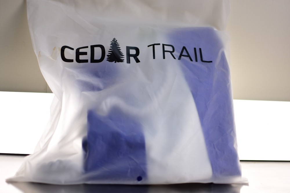 cedar trail beach bag Blue And White