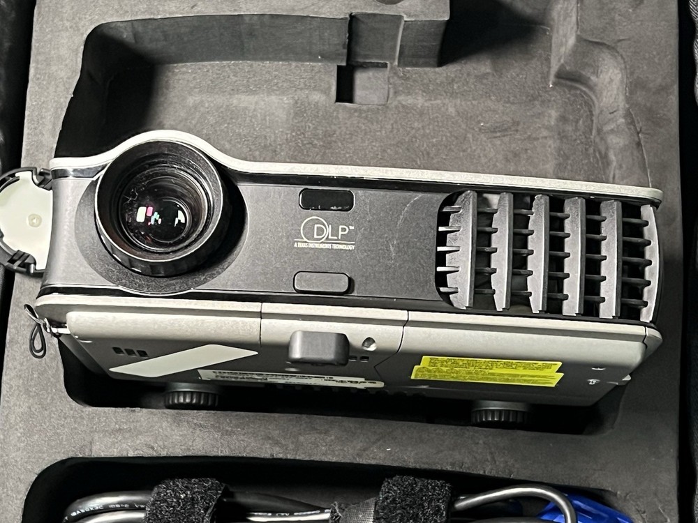 Dell 3400MP DLP Portable Projector with Case - Tested; Functions As Designed