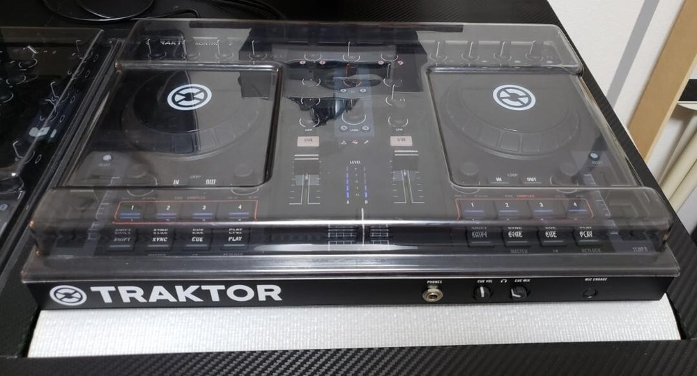 Native Instruments TRAKTOR KONTROL S2 MK1 DJ Controller 2ch