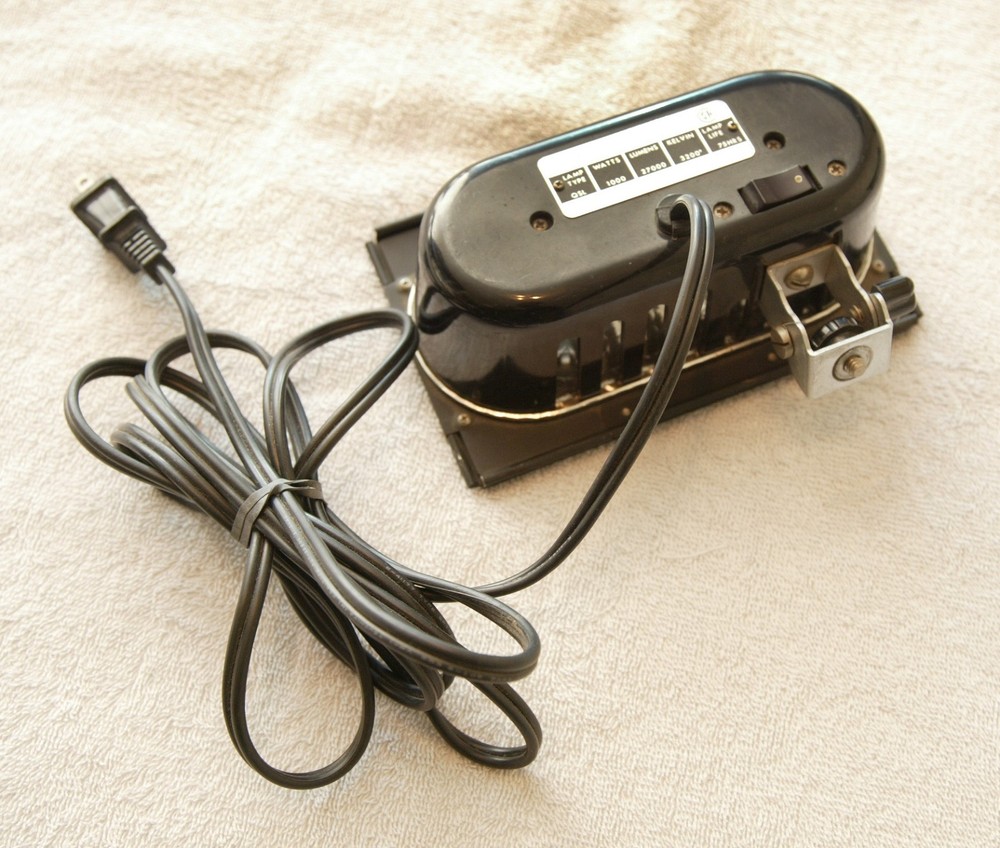 ACME Quartz Studio Lite Light - Model 710SL - tested with barn doors 110 powered