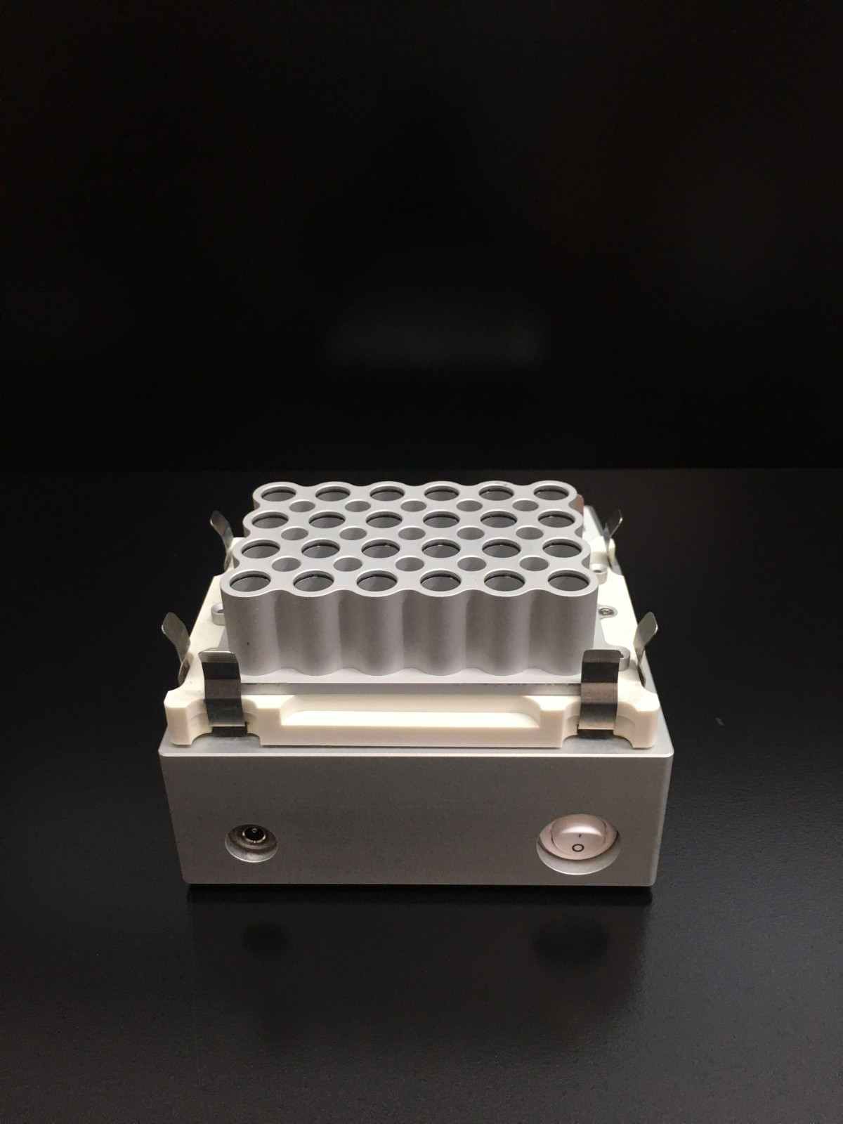 Q Instruments BioShake XP 001266 High Speed Lab Mixer with WARRANTY