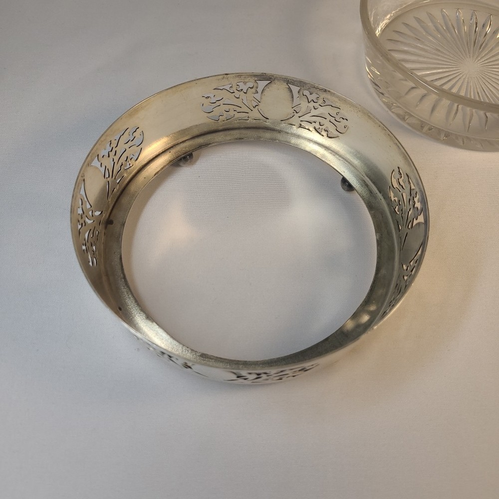 Meriden Silverplate Cut-out Base Holder and Glass Insert Bowl