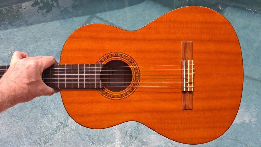 Yamaha CG110A Classical Guitar full size with case