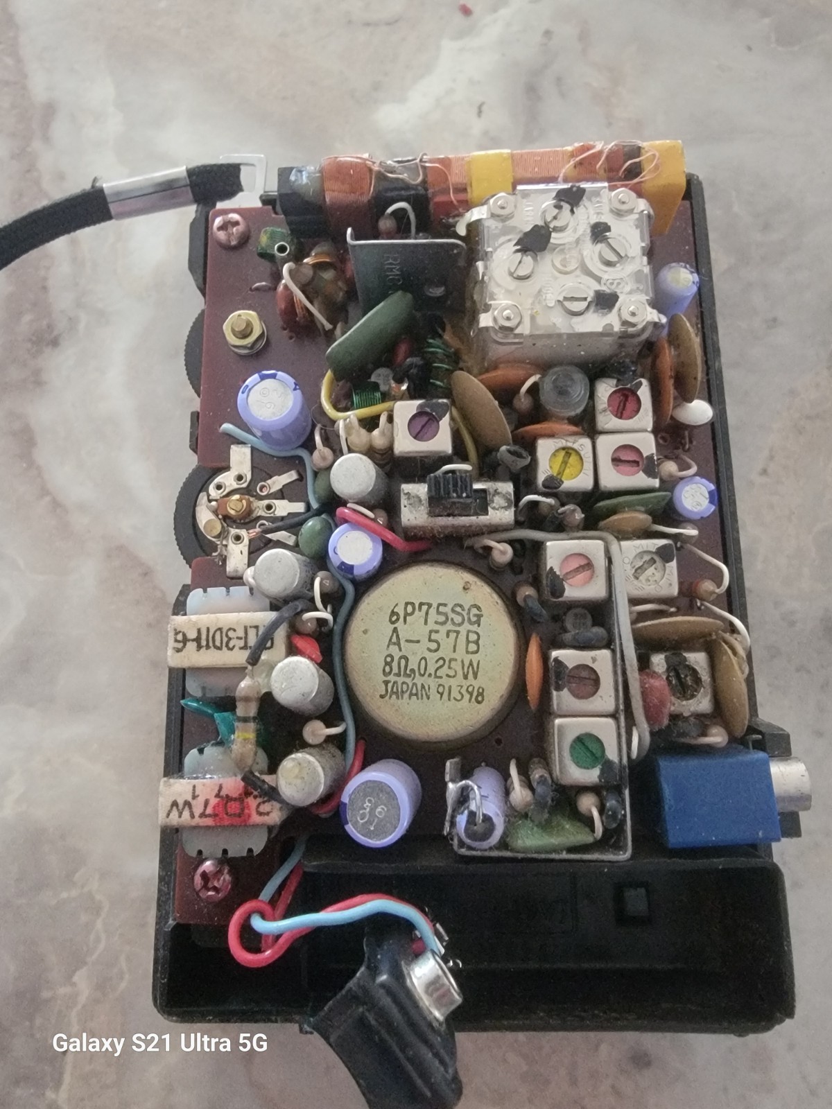 Vintage Transistor Radio- PANASONIC MODEL RF 511 AM/FM- JAPAN- tested & works