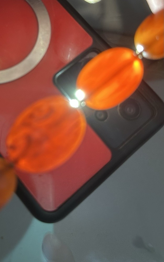 GORGEOUS BAKELITE AMBER GRADUATED LONG NECKLACE.