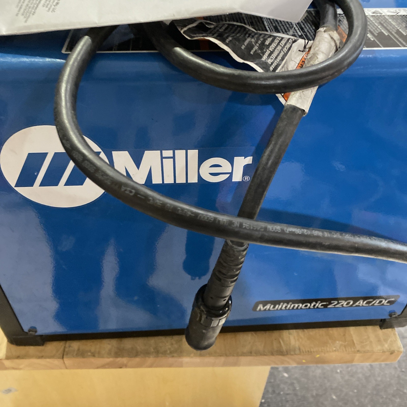 MILLER ELECTRIC 907757 MILLER Multimatic 220 AC/DC Multiprocess Welder