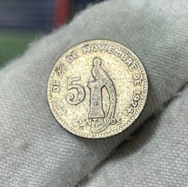 1944 Guatemala 5 Centavos Silver Coin