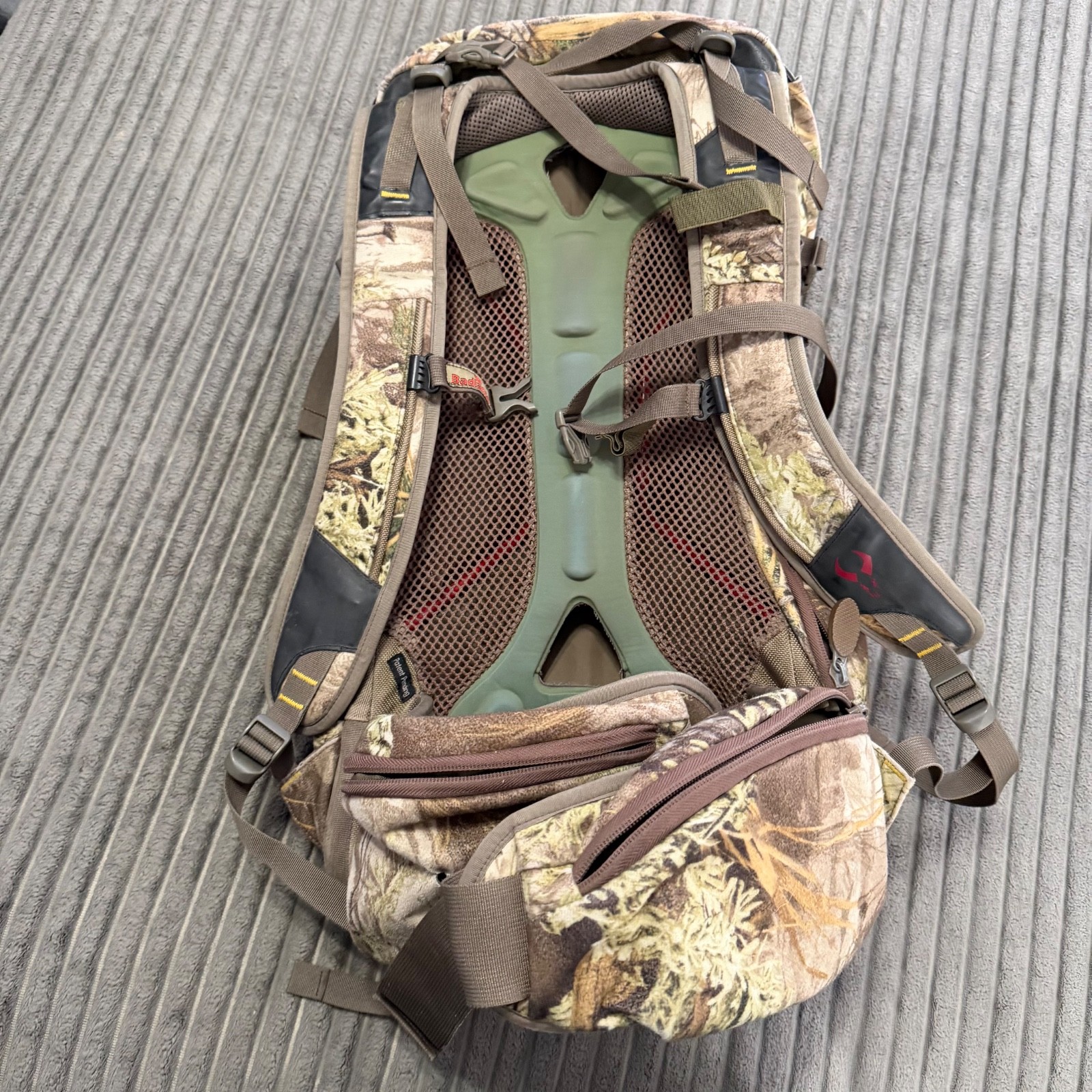 Badlands Reactor Hydration Backpack Camo Air Track Hunting/Hiking Day Pack