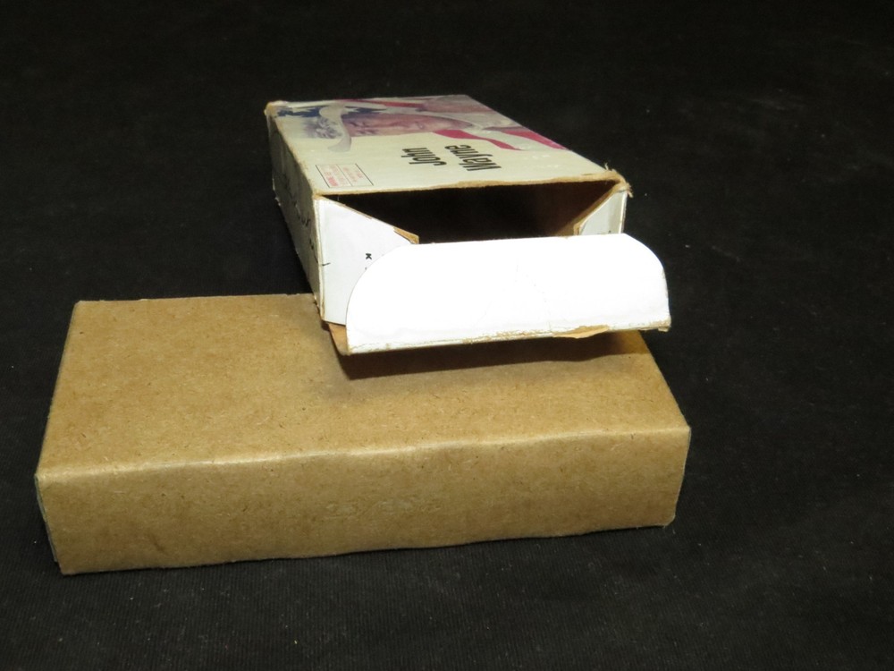 JOHN WAYNE - Winchester 32-40 Cartridge Box Empty With Insert