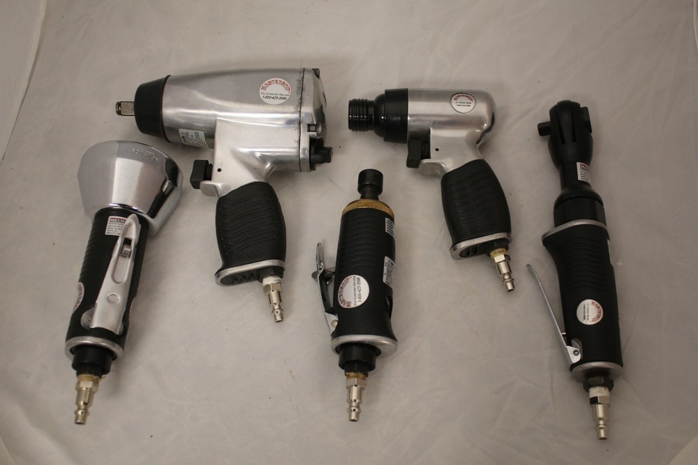 Mastergrip 77 PC Air Tool Set (Missing multiple items)
