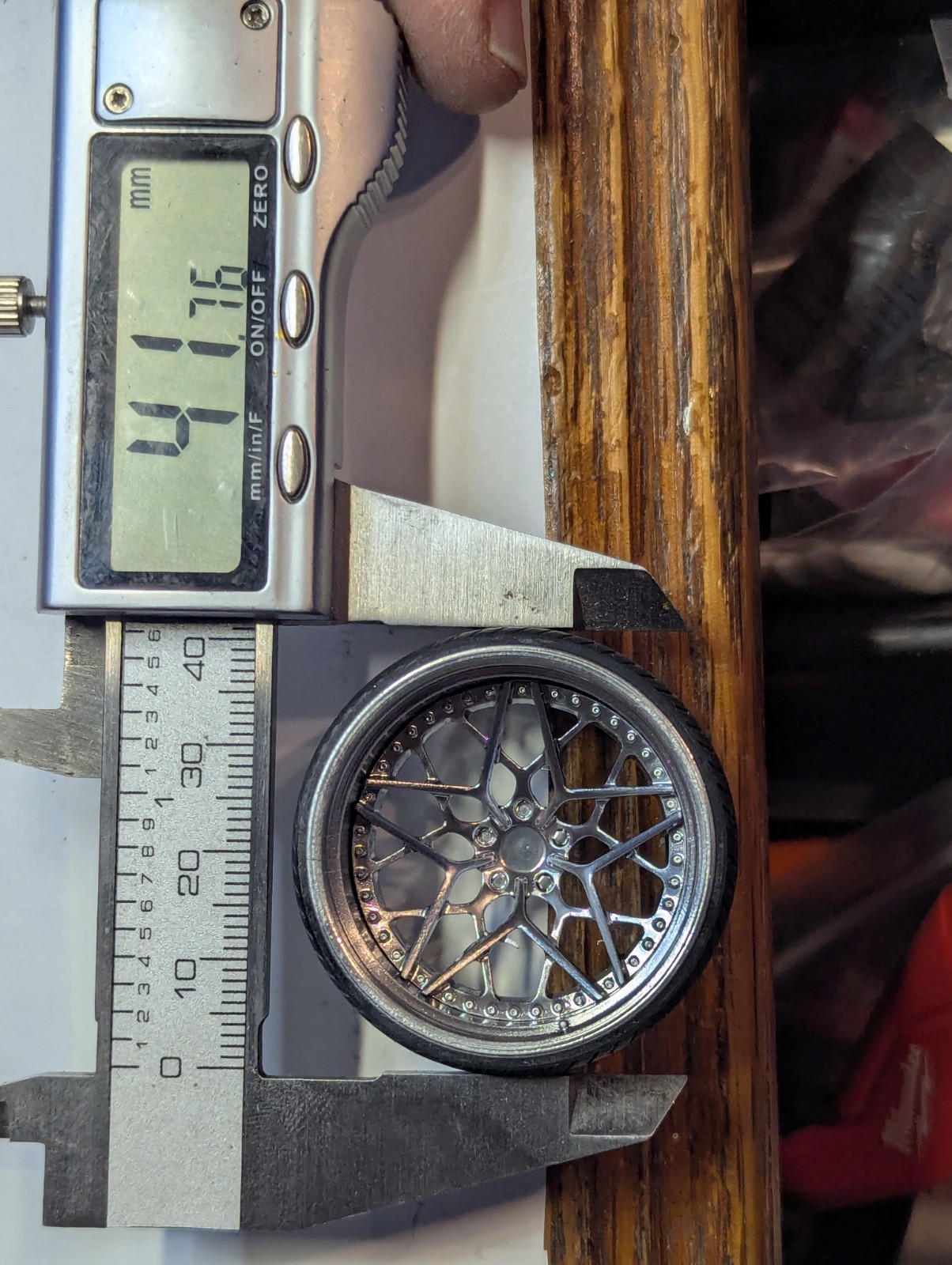 1/18 scale 3d printed tires and wheels (Chrome)