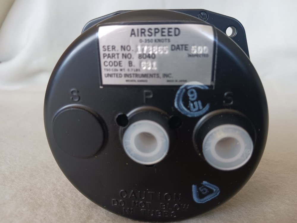 United Instruments 8040 B.861 Airspeed Indicator