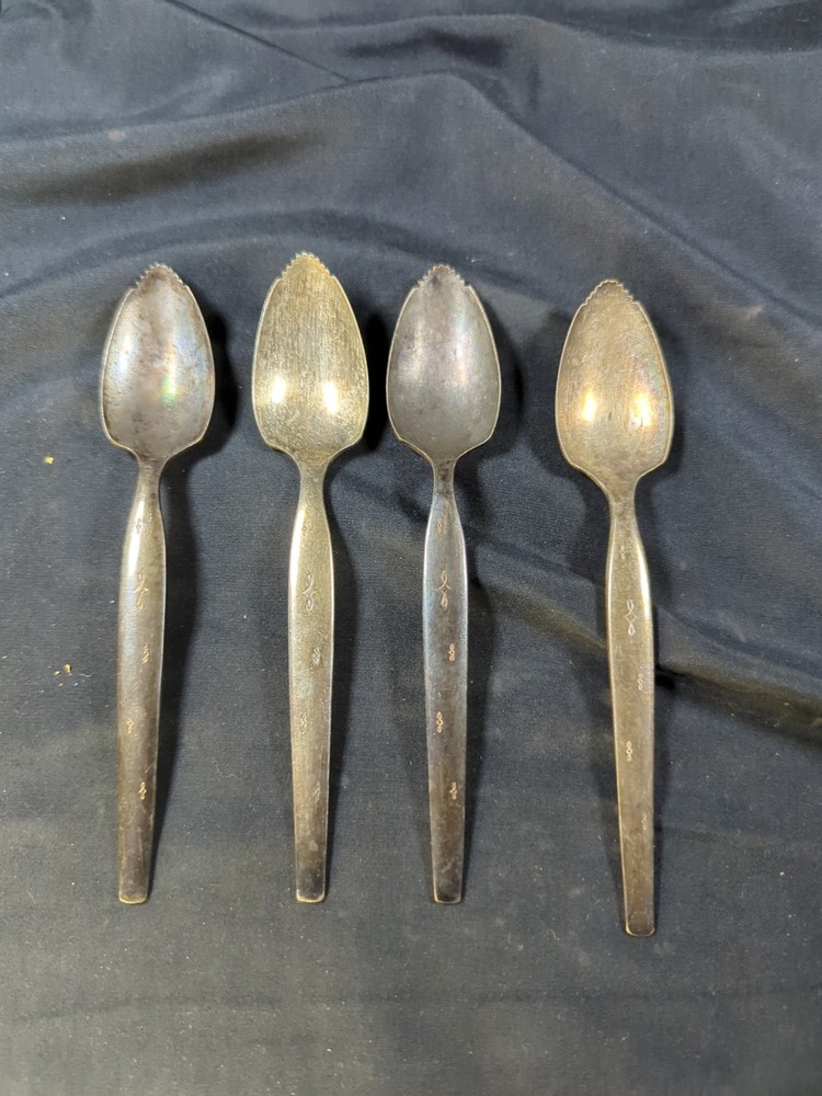4 Wm Rogers Co. Serrated Fruit Grapefruit Spoons Silver Plated Flatware Antique