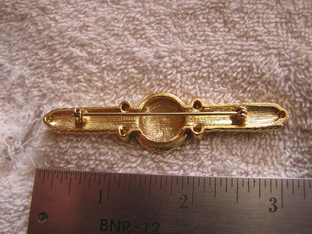 Vintage Anchor Pin Red