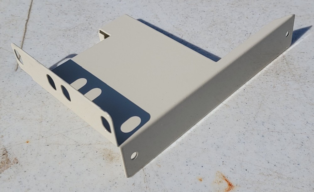 Volition VOL-0400S Patch Panel 24 Port 2U with Cable Management + Slide Kit Dent