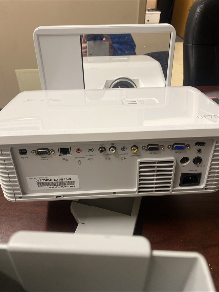 Smart U470 DLP Projector With Wall Bracket
