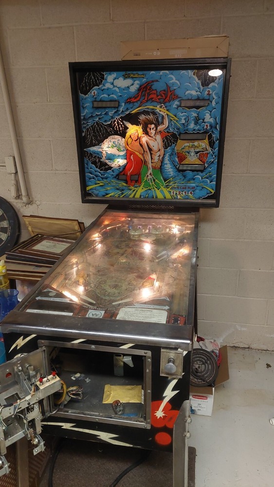 Flash Vintage Pinball Machine