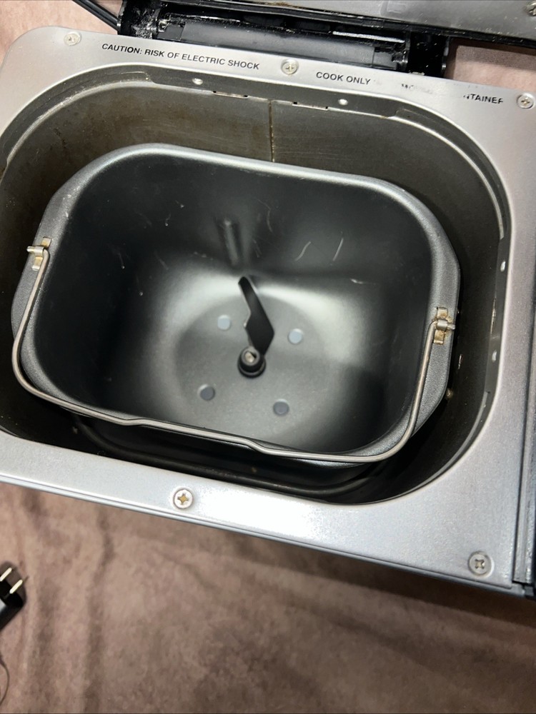 Cuisinart Automatic Bread Maker CBK-100 Programmable 2-lb Stainless Stl - Tested