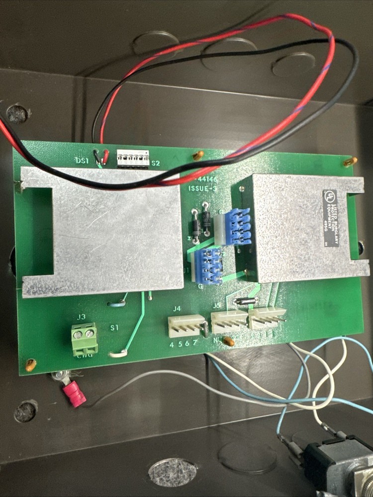 Vinbtage Security/Fire Alarm Control Panel W/Junction Box P-44146 issue 3