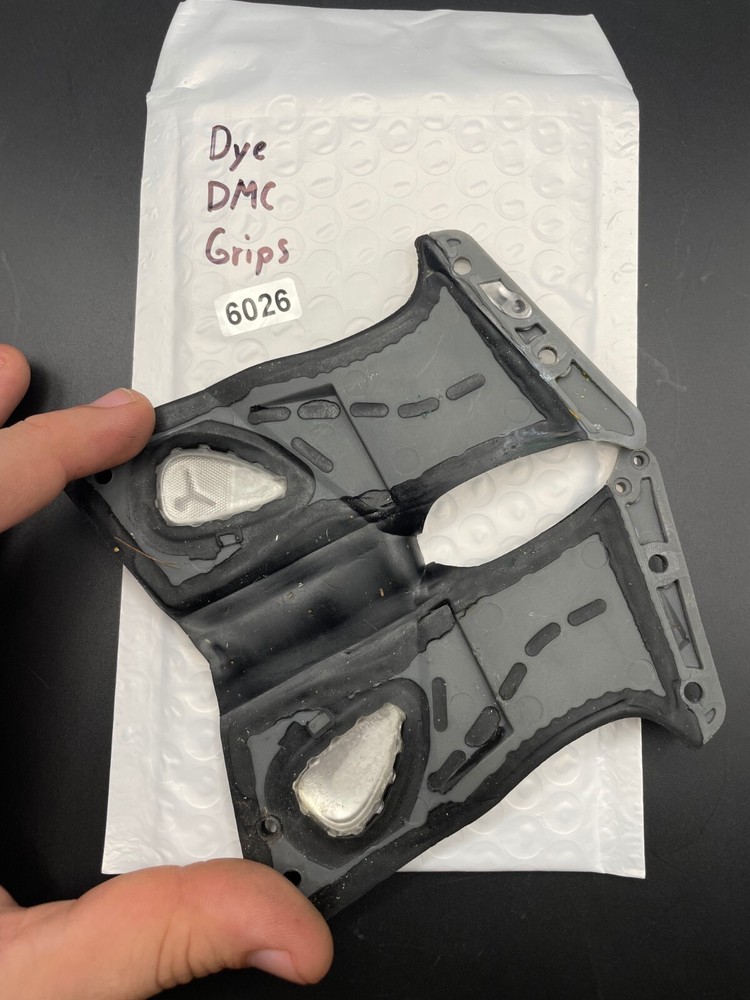 Dye DMC Grips