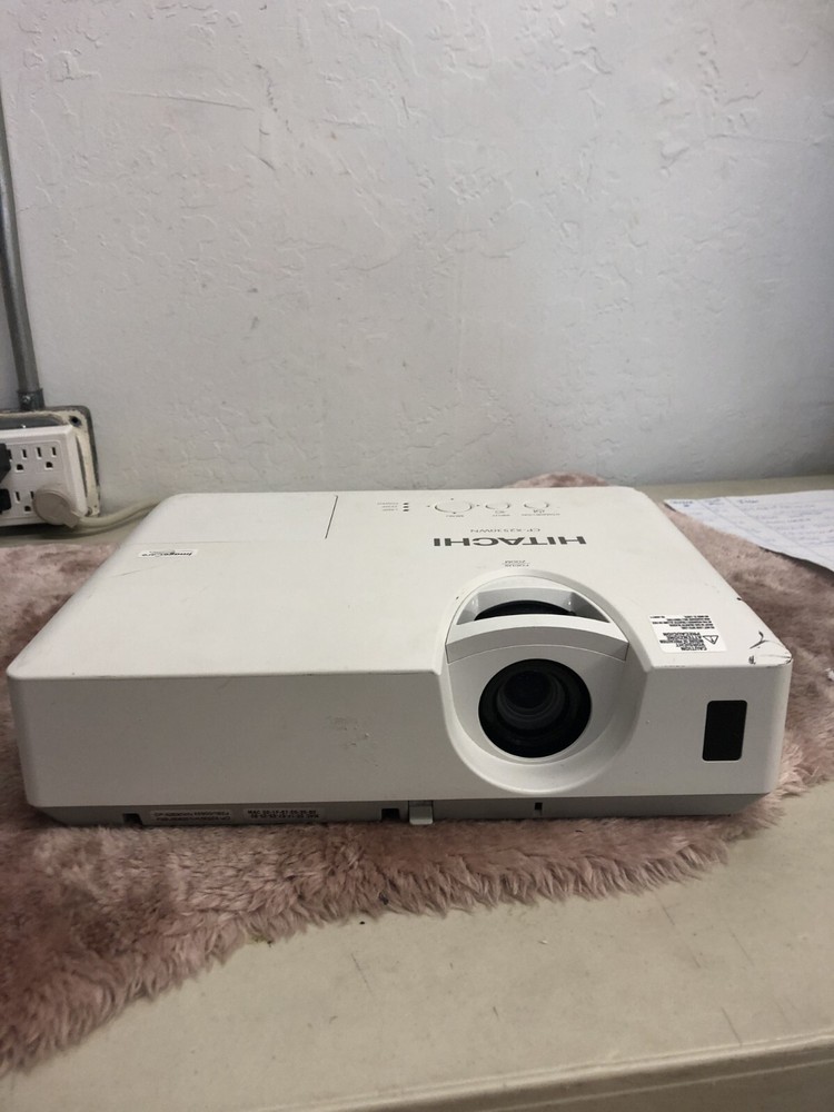 Hitachi Projector CP-X2530WN