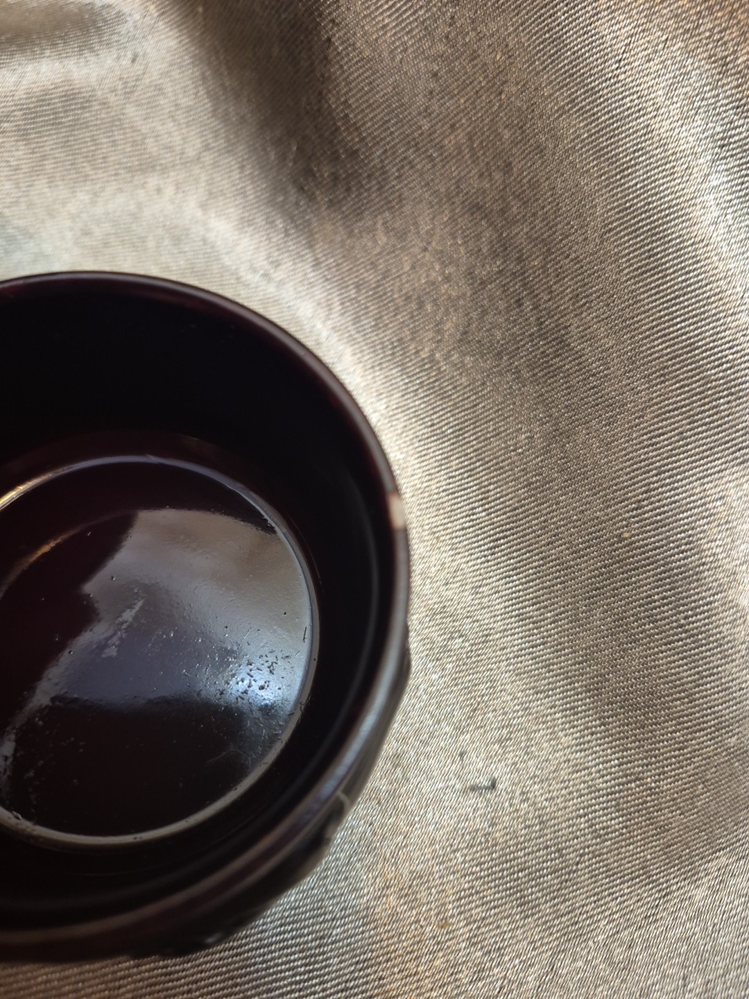 BLACK BOMA Canada Northwest Coast Whales Round Lidded Box CHIPPED