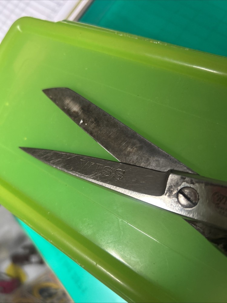Wiss 7.5 Vintage Black Handle Scissors