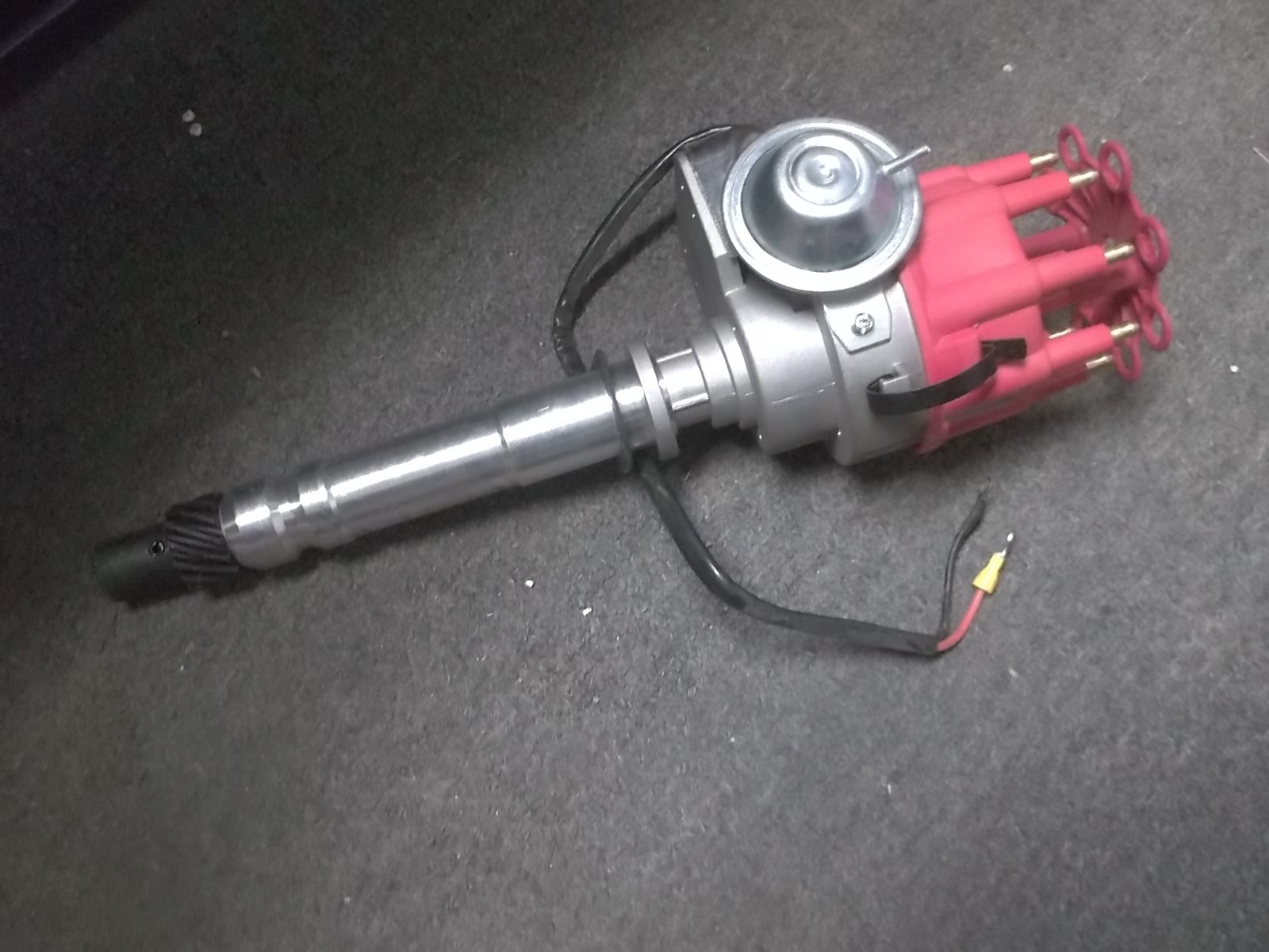 Chevy SBC 350 BBC 454 8000 Series Pro Billet Distributor Vacuum [Red Screw-on]