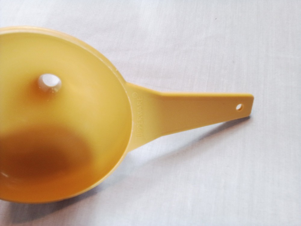 Tupperware Variety Funnel/Scoop/Bowl