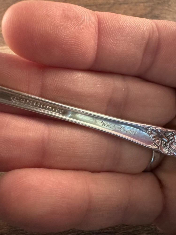 Set of 4 Community White Orchid Teaspoons Silverplated