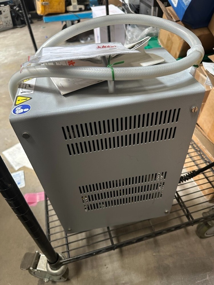 Julabo immersion cooler with probe FT402, temp. range -40 °C (30 °C), AC/DC