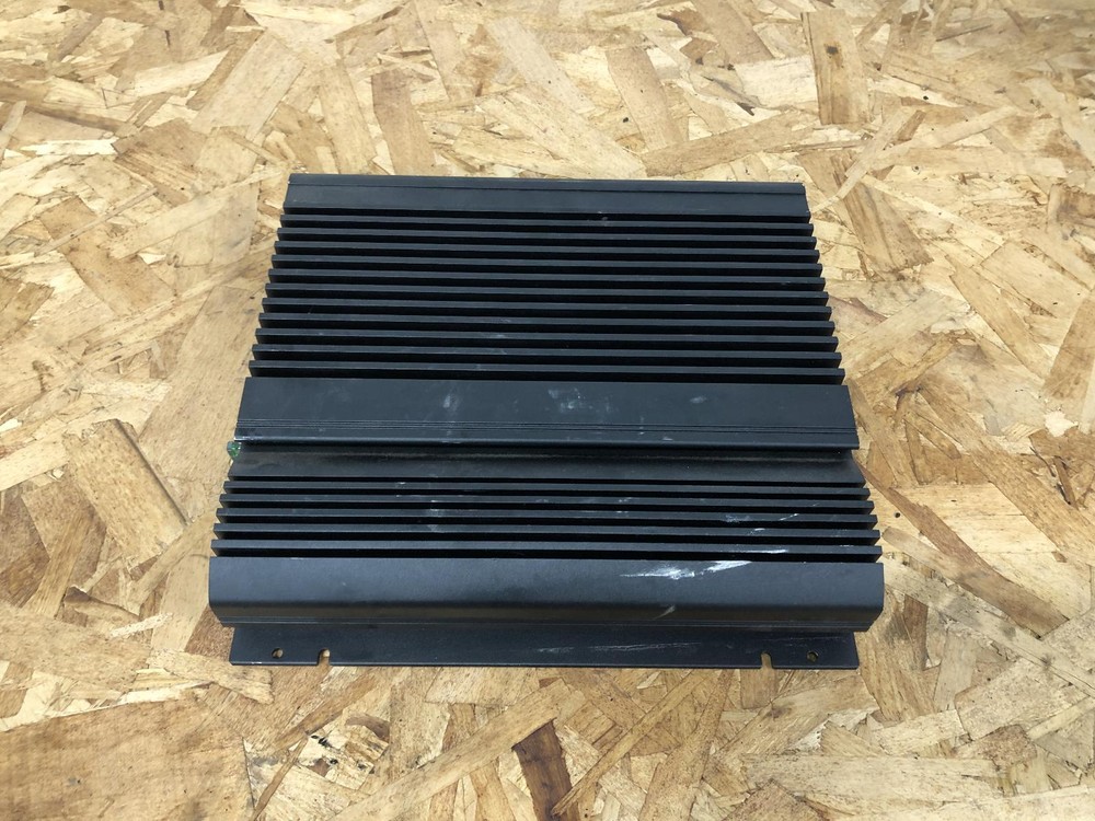 DODGE VIPER A/V AMPLIFIER  97-02