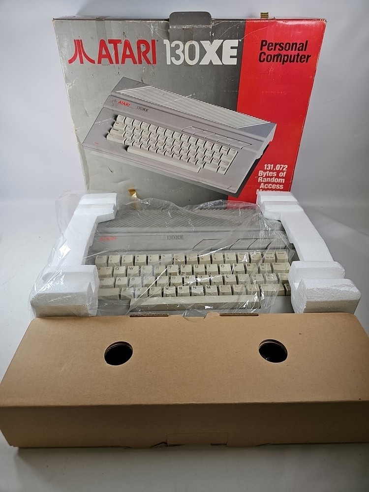 Atari 130XE Computer Untested WITH BOX Nice Shape