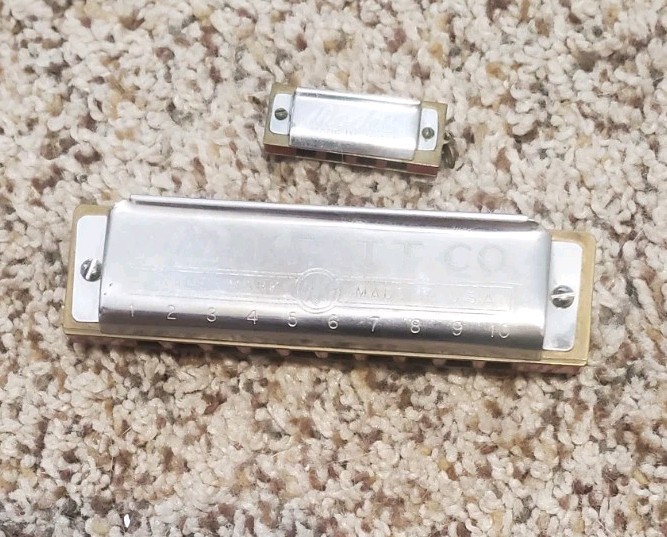 WM. Kratt Co Professional Hit-Parade Harmonica in Box w/Keychain Harmonica