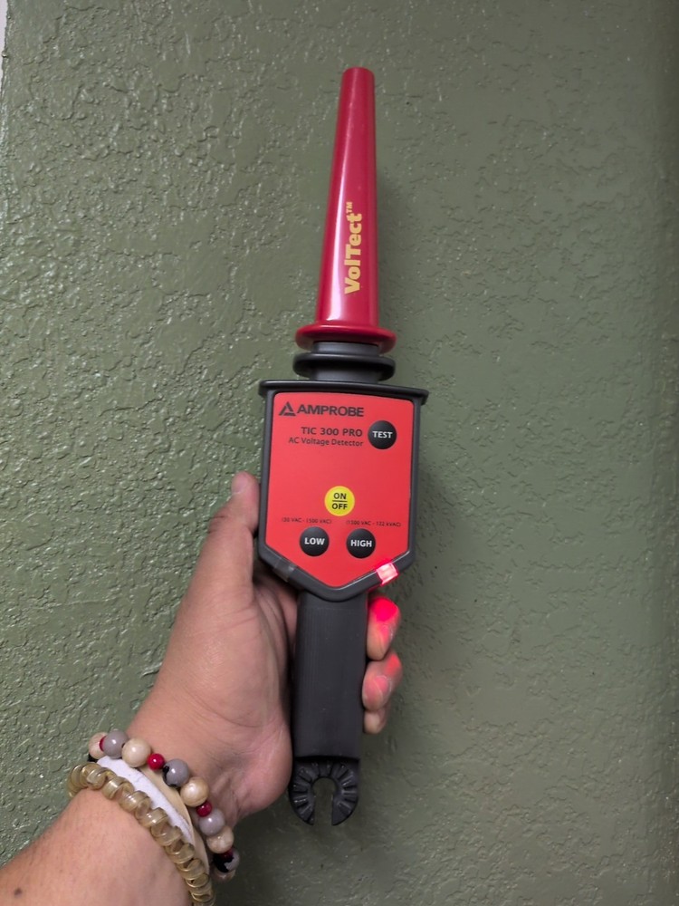 Amprobe TIC 300 Pro AC Voltage Detector