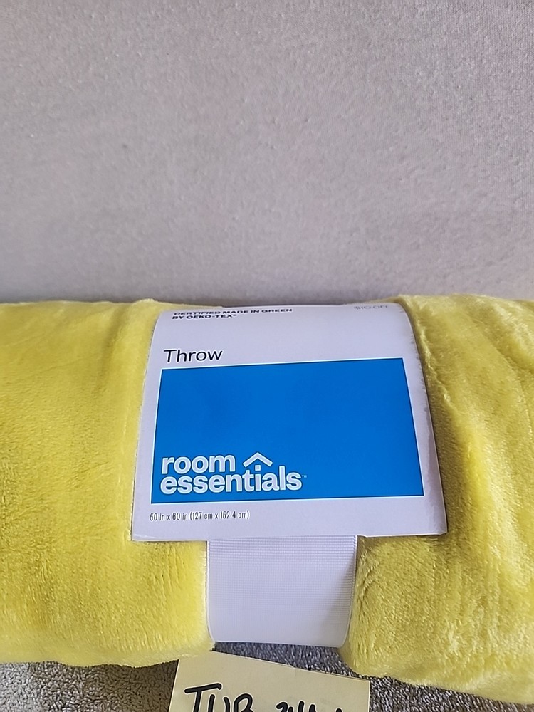 Room Essentials 50 X 60 Yellow Throw