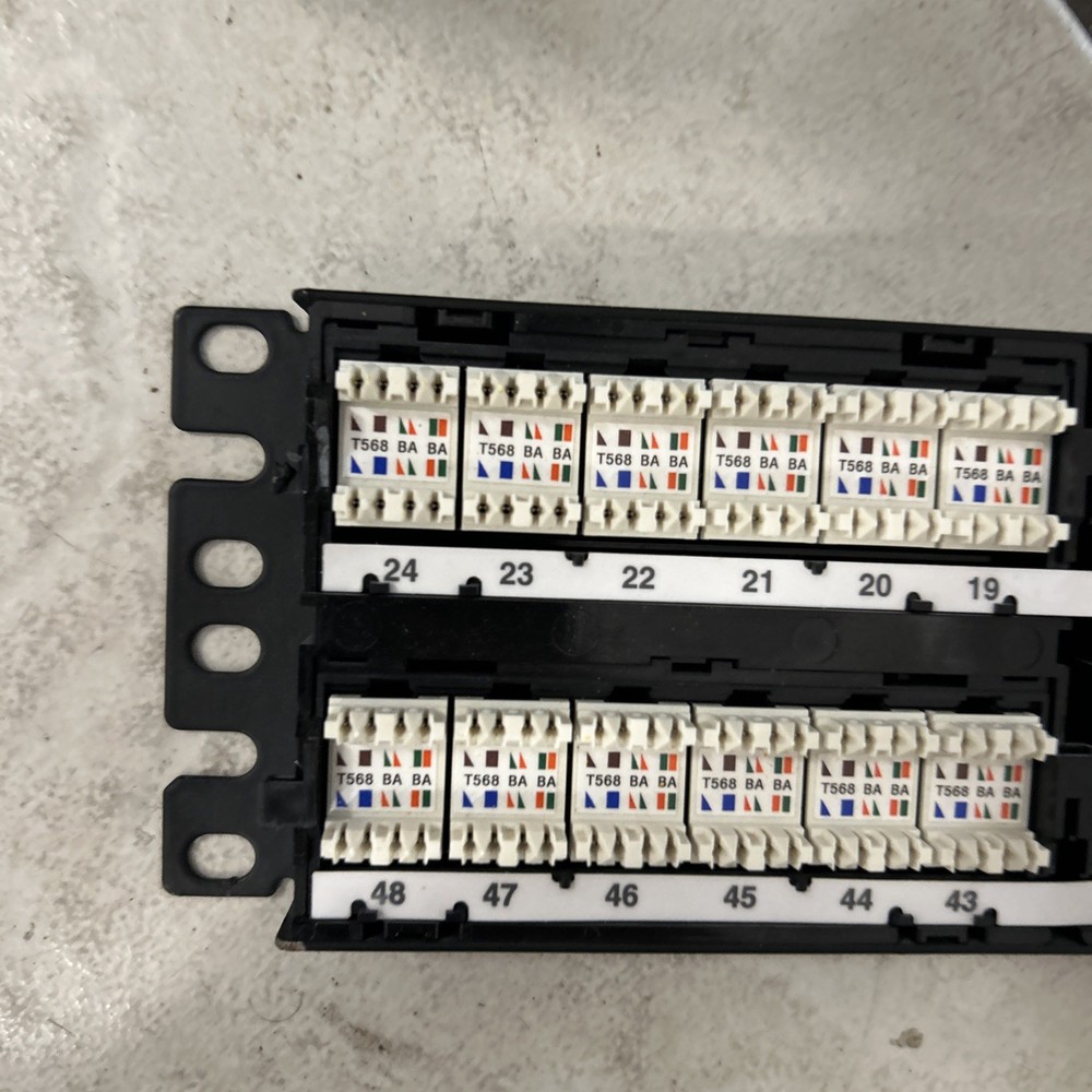 PANDUIT DP5e Cat 5e UTP Flat Patch Panel, 2 RU 48 PORT