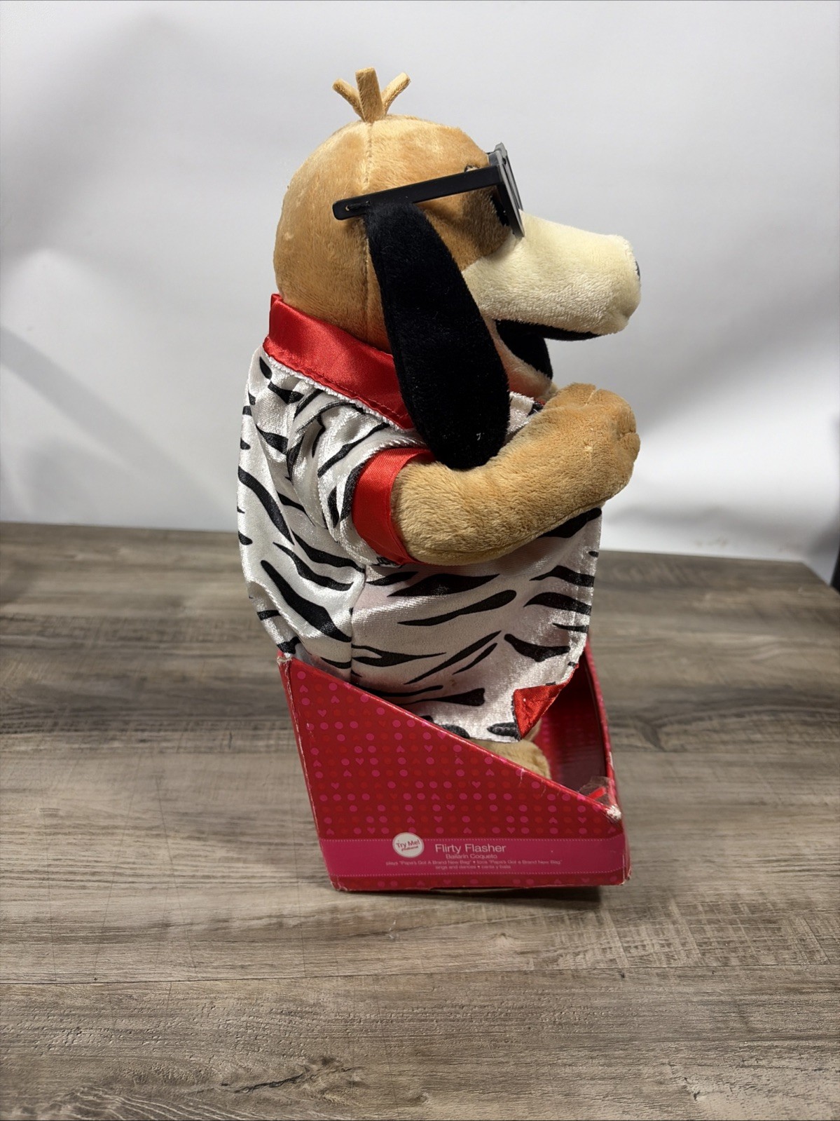 Gemmy Int Hug Me Light Up Musical Flirty Flasher 14" Dog Plush Valentines - New