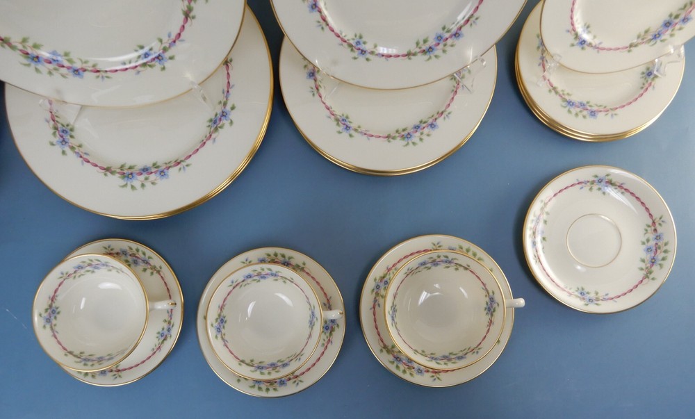 ~19 Pieces 5-Piece 4 Place Setting Lenox Belvidere Pattern