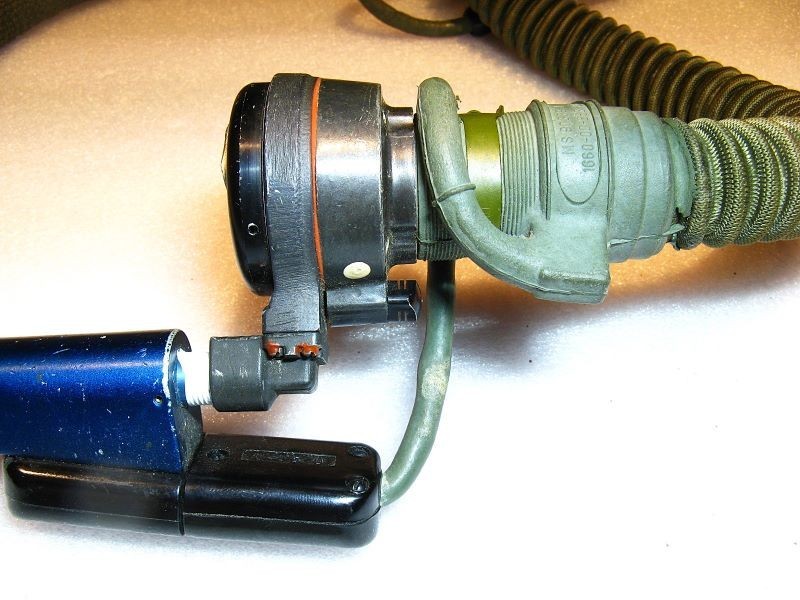 RARE 60's SIERRA MS-22001 "REDAR" OXYGEN MASK w/ REGULATOR / US NAVY / LARGE