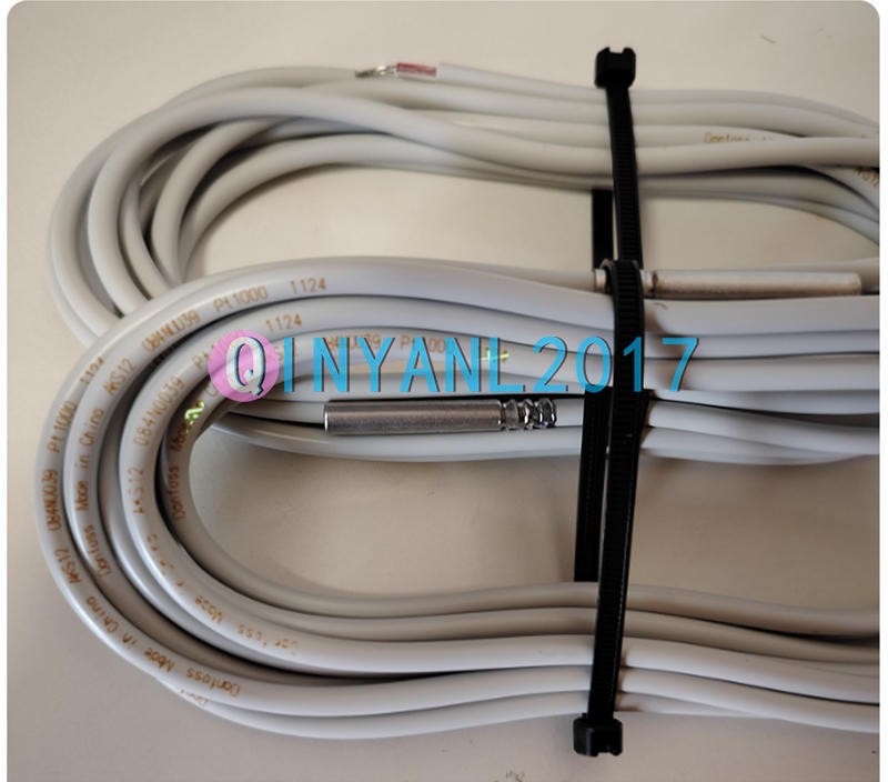 1PCS New Danfoss temperature sensor AKS12 084N0039