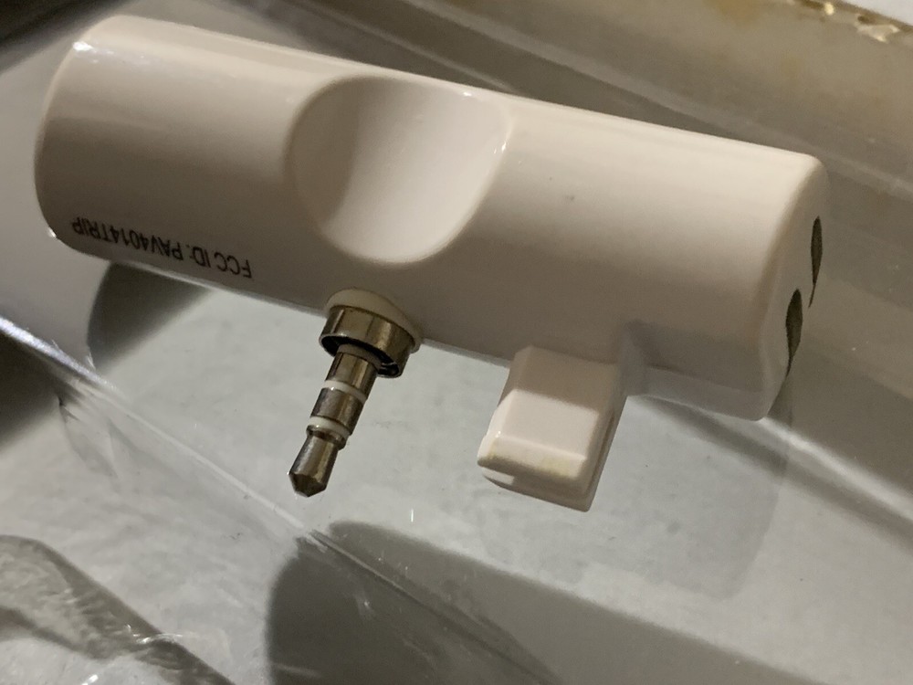 Griffin iTrip FM Transmitter for IPod 1G & 2G (4014TRIP)