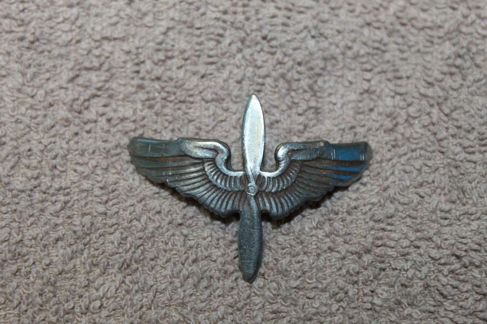 Original WW2 U.S. Army Air Forces Winged Metal Insignia