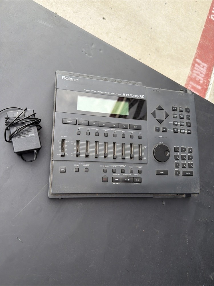 Roland MV-30 Studio M