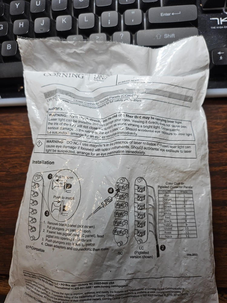 Corning Cable CCH-CP12-E4 Corning CCH Panel LC Duplex 12 F Multimode - Black...