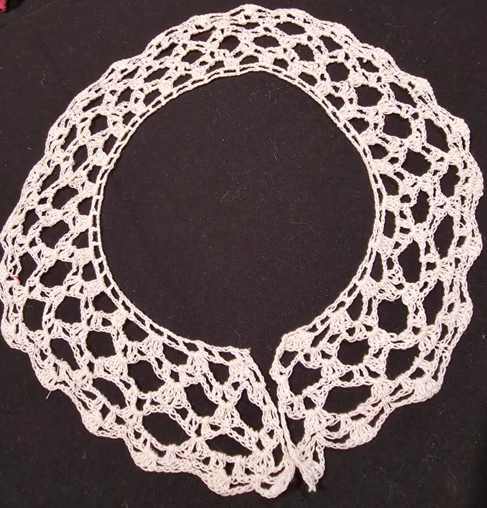 Hand made COLLAR White Fine Thread