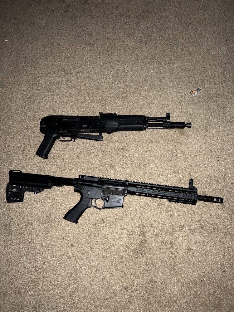 airsoft m4 and ak
