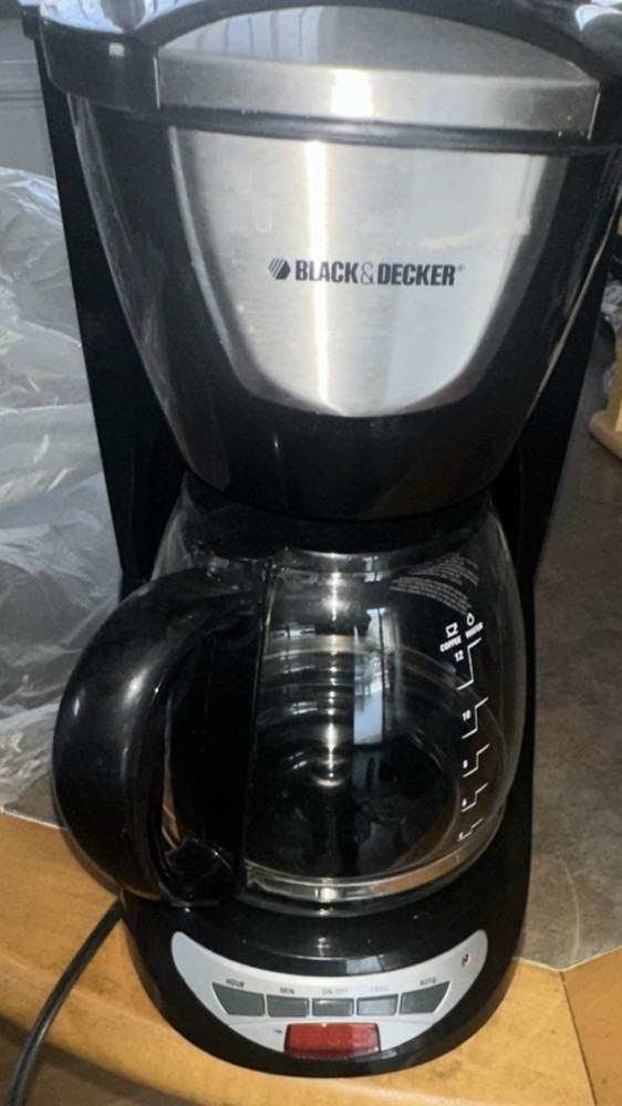 BLACK+DECKER Programmable Filter Coffee Machine 12 Cup Glass Carafe Black/Silver