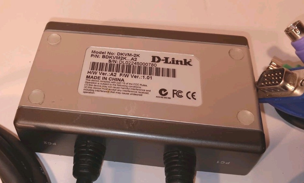 D-Link DKVM-2K 2- Port KVM Switch with Cables. PS/2 Connectors. Multi PC .