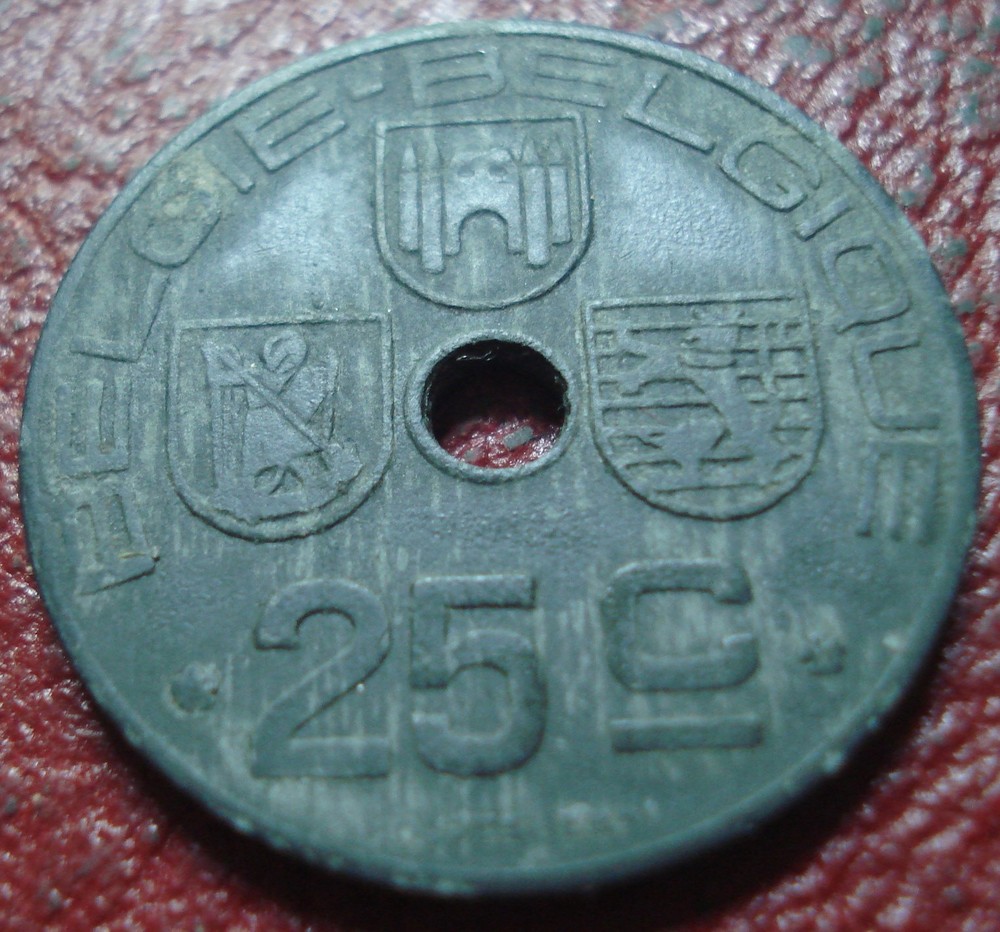 1944 BELGIUM 25 CENTIMES IN FINE CONDITION